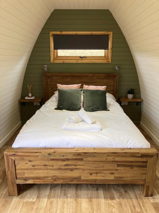 Delor - Bryntalch Glamping Pods Hotel มอนต์โกเมอรี ภายนอก รูปภาพ