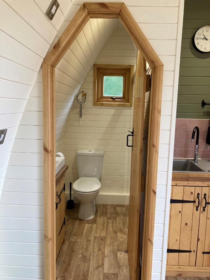 Delor - Bryntalch Glamping Pods Hotel มอนต์โกเมอรี ภายนอก รูปภาพ